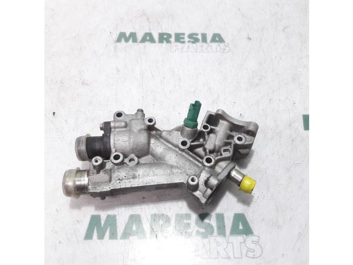 Thermostat housing Citroen C5 Break 2.0 16V 9635696080 RFN
