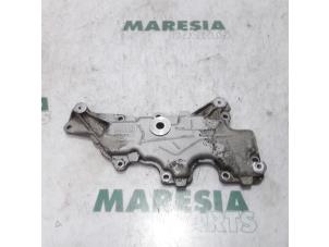 Used Rocker cover Renault Megane III Berline (BZ) 1.6 16V Price € 20,00 Margin scheme offered by Maresia Parts