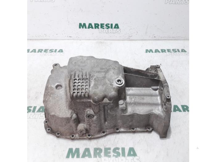 Gebrauchte Ölwanne Renault Megane III Berline (BZ) 1.6 16V Preis € 30,00 Margenregelung angeboten von Maresia Parts