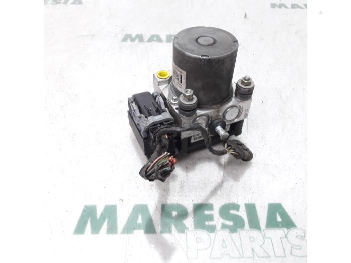Usagé Bloc ABS Citroen Jumper (U9) 2.2 HDi 120 Prix € 183,75 Règlement à la marge proposé par Maresia Parts