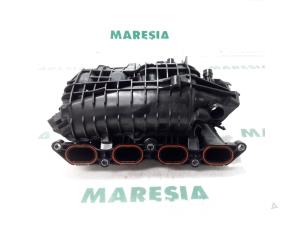 Used Intake manifold Peugeot 308 CC (4B) 1.6 HDiF 16V Price € 40,00 Margin scheme offered by Maresia Parts