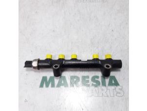 Used Fuel injector nozzle Peugeot 308 CC (4B) 1.6 HDiF 16V Price € 30,00 Margin scheme offered by Maresia Parts