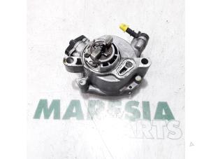 Used Vacuum pump (diesel) Peugeot 308 CC (4B) 1.6 HDiF 16V Price € 35,00 Margin scheme offered by Maresia Parts