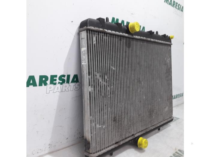 Radiator from a Citroën C4 Berline (LC) 1.6 HDi 16V 2005