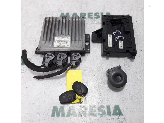 Used Engine management computer Renault Clio III (BR/CR) 1.5 dCi 70 Price € 210,00 Margin scheme offered by Maresia Parts