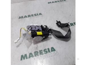 Used Rear seatbelt, left Renault Clio III (BR/CR) 1.5 dCi 70 Price € 75,00 Margin scheme offered by Maresia Parts