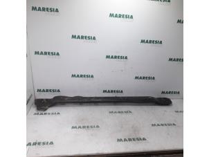 Used Radiator bar Peugeot Boxer (244) 2.8 HDi 127 Price € 90,75 Inclusive VAT offered by Maresia Parts