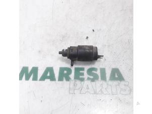 Usados Bomba de limpiaparabrisas delante Peugeot Boxer (244) 2.8 HDi 127 Precio € 12,10 IVA incluido ofrecido por Maresia Parts