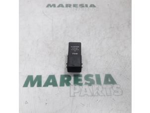 Used Glow plug relay Citroen C4 Berline (LC) 1.6 HDi 16V Price € 25,00 Margin scheme offered by Maresia Parts