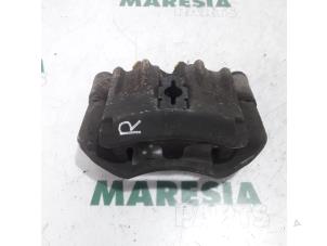 Usagé Etrier de frein (pince) avant droit Peugeot Boxer (244) 2.8 HDi 127 Prix € 90,75 Prix TTC proposé par Maresia Parts