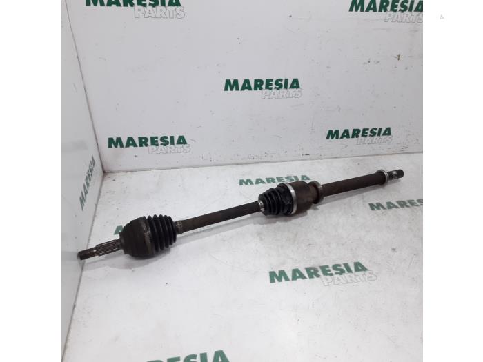 Front drive shafts, right with engine code K9K768KAPO stock