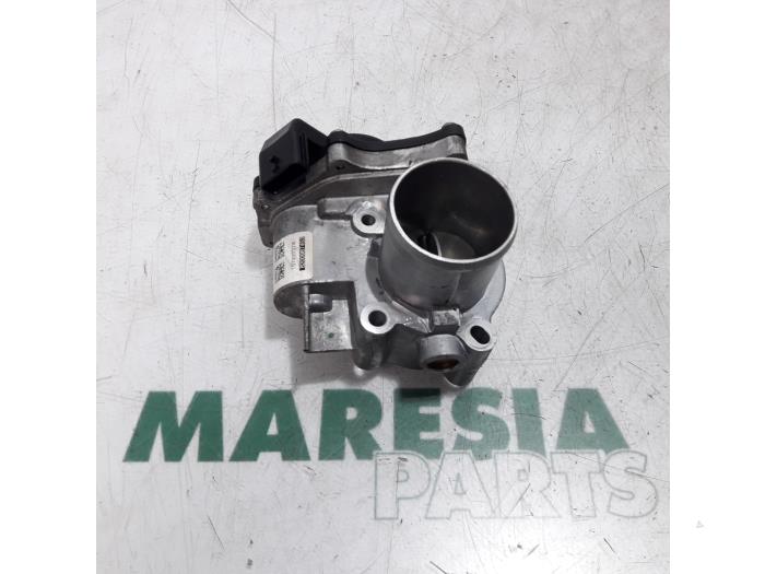 Używane Przepustnica Renault Master III (MA/MB/MC/MD/MH/MF/MG/MH) 2.3 dCi 16V Cena € 60,44 Z VAT oferowane przez Maresia Parts