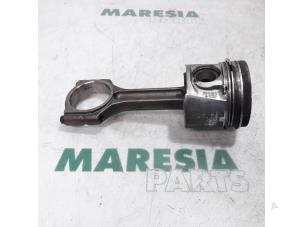 Used Piston Renault Master IV (MA/MB/MC/MD/MH/MF/MG/MH) 2.3 dCi 16V Price € 90,75 Inclusive VAT offered by Maresia Parts