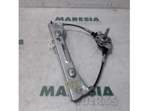 Gebrauchte Fenstermechanik 4-türig rechts hinten Fiat Panda (169) 1.2 Fire Preis € 25,00 Margenregelung angeboten von Maresia Parts