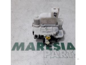Usagé Serrure portière mécanique 4portes avant gauche Fiat Panda (169) 1.2 Fire Prix € 25,00 Règlement à la marge proposé par Maresia Parts