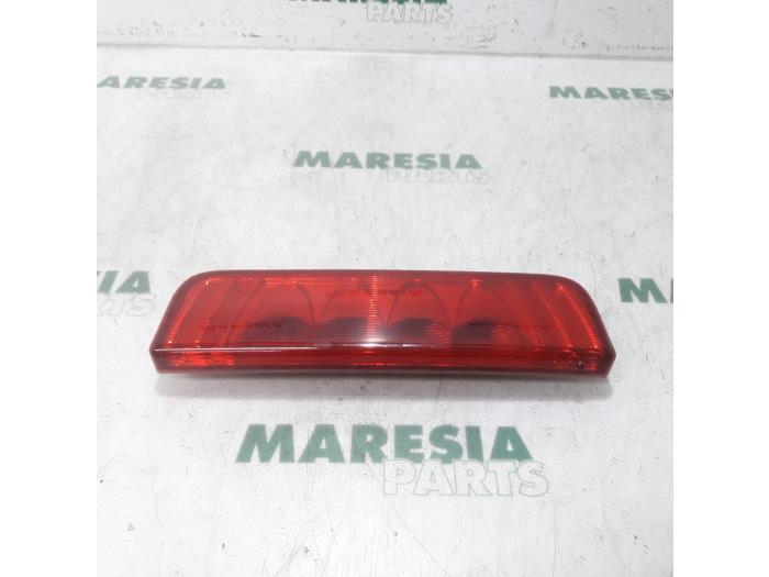 Third brake light from a Peugeot 207 SW (WE/WU) 1.6 HDi 16V 2007