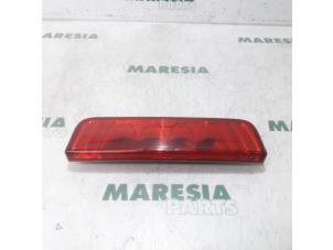 Używane Dodatkowe swiatlo stopu srodek Peugeot 207 SW (WE/WU) 1.6 HDi 16V Cena € 25,00 Procedura marży oferowane przez Maresia Parts