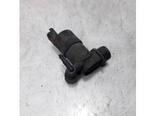 Used Windscreen washer pump Citroen DS5 (KD/KF) 1.6 HDiF 16V Price € 10,00 Margin scheme offered by Maresia Parts