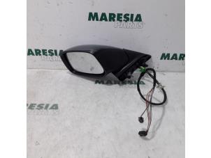 Used Wing mirror, left Lancia Phedra 2.0 JTD 16V Multijet 136 Price € 105,00 Margin scheme offered by Maresia Parts