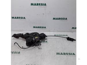 Used Sliding door motor, left Lancia Phedra 2.0 JTD 16V Multijet 136 Price € 131,25 Margin scheme offered by Maresia Parts