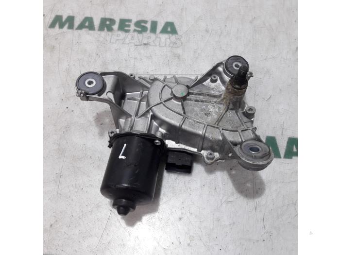 Front wiper motor from a Citroën DS5 (KD/KF) 1.6 HDiF 16V 2012