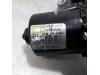 Front wiper motor from a Citroën DS5 (KD/KF) 1.6 HDiF 16V 2012