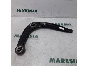 Used Front lower wishbone, right Citroen DS5 (KD/KF) 1.6 HDiF 16V Price € 25,00 Margin scheme offered by Maresia Parts
