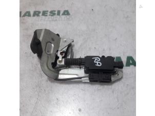 Used Sliding door lock mechanism, right Lancia Phedra 2.0 JTD 16V Multijet 136 Price € 50,00 Margin scheme offered by Maresia Parts