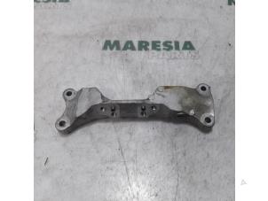 Usados Soporte de motor Peugeot 207 CC (WB) 1.6 16V Precio € 25,00 Norma de margen ofrecido por Maresia Parts