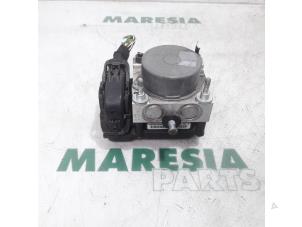 Używane Pompa ABS Fiat 500 (312) 1.2 69 Cena € 40,00 Procedura marży oferowane przez Maresia Parts