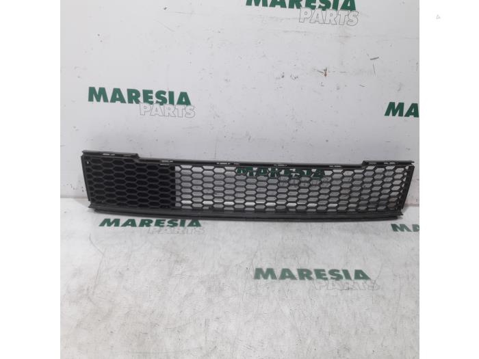 Gebrauchte Grill Fiat 500 (312) 1.2 Preis € 20,00 Margenregelung angeboten von Maresia Parts