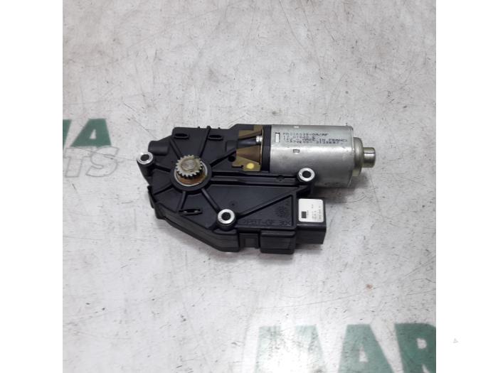 Używane Silnik szyberdachu Fiat Panda (169) 1.3 JTD 16V Multijet Cena € 65,00 Procedura marży oferowane przez Maresia Parts
