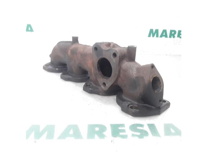 Exhaust manifold from a Citroën C-Crosser 2.2 HDiF 16V 2007