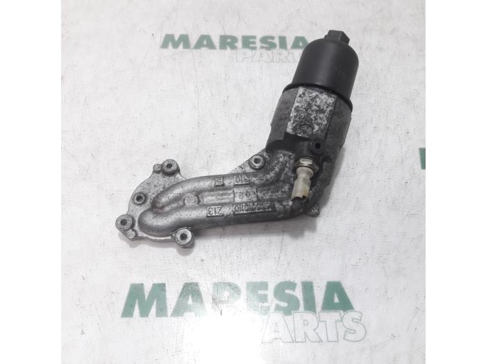 Gebrauchte Ölfilterhalter Peugeot 206 (2A/C/H/J/S) 1.4 XR,XS,XT,Gentry Preis € 35,00 Margenregelung angeboten von Maresia Parts