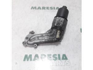 Usagé Support filtre à huile Peugeot 206 (2A/C/H/J/S) 1.4 XR,XS,XT,Gentry Prix € 35,00 Règlement à la marge proposé par Maresia Parts