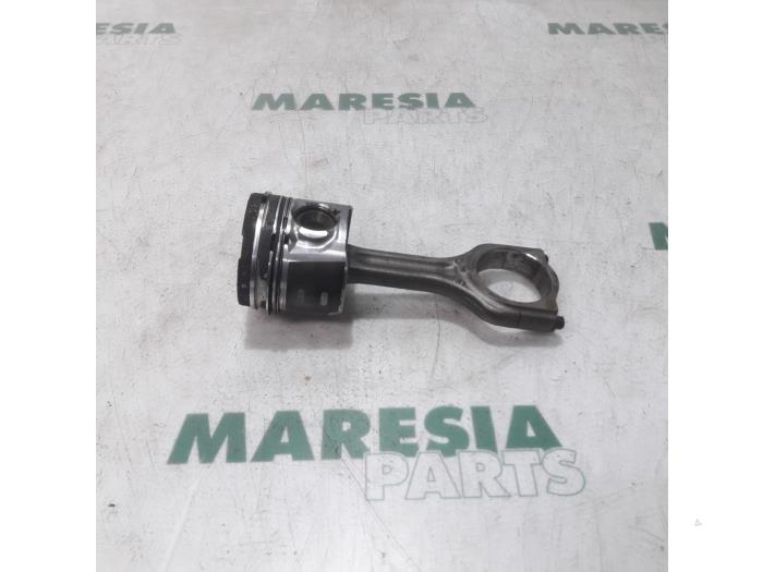 Usados Pistón Citroen Berlingo 1.6 Hdi 75 16V Phase 1 Precio € 50,00 Norma de margen ofrecido por Maresia Parts