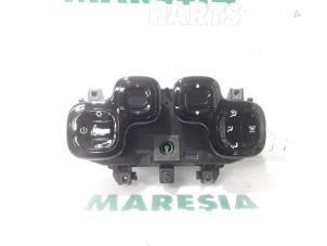 Używane Panel sterowania nagrzewnicy Fiat Panda (312) 0.9 TwinAir Turbo 80 Cena € 75,00 Procedura marży oferowane przez Maresia Parts