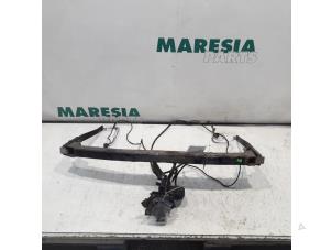Used Towbar Renault Grand Scénic II (JM) 2.0 16V Price € 105,00 Margin scheme offered by Maresia Parts