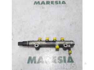 Używane Listwa wtryskowa Peugeot 206 (2A/C/H/J/S) 1.4 HDi Cena € 50,00 Procedura marży oferowane przez Maresia Parts