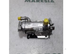 Usados Intercambiador de calor Renault Trafic New (FL) 2.0 dCi 16V 115 Precio € 60,00 Norma de margen ofrecido por Maresia Parts