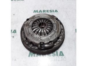 Used Flywheel Renault Trafic New (FL) 2.0 dCi 16V 115 Price € 254,10 Inclusive VAT offered by Maresia Parts