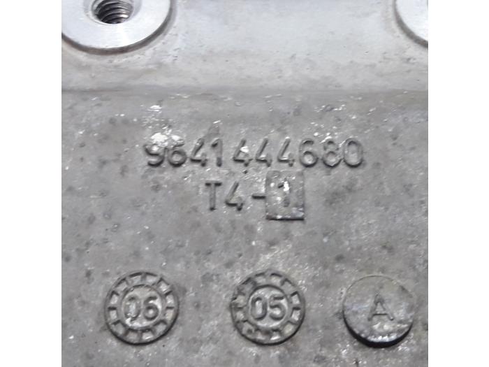 Sump from a Peugeot 307 (3A/C/D) 1.6 16V 2005