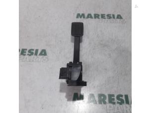Used Throttle pedal position sensor Peugeot 308 SW (L4/L9/LC/LJ/LR) 1.6 HDi 92 16V Price € 17,50 Margin scheme offered by Maresia Parts