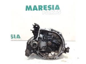 Używane Skrzynia biegów Citroen DS3 (SA) 1.4 16V VTi Cena € 367,50 Procedura marży oferowane przez Maresia Parts
