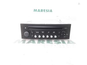 Używane Radioodtwarzacz CD Citroen DS3 (SA) 1.4 16V VTi Cena € 60,00 Procedura marży oferowane przez Maresia Parts
