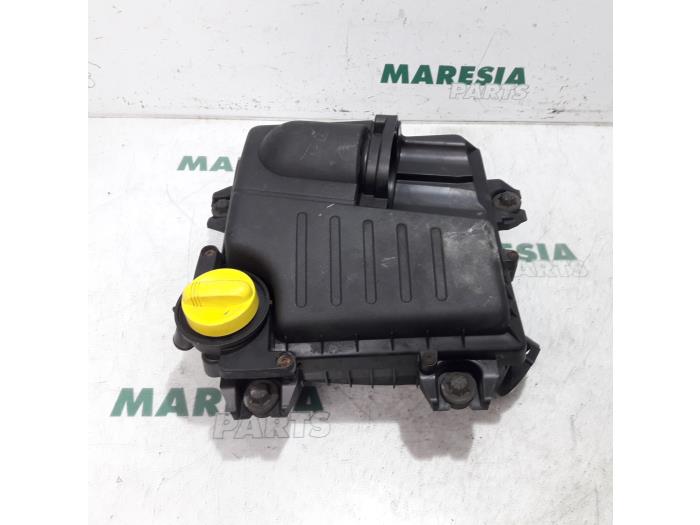 Begagnade Luftfilterhus Renault Trafic New (FL) 2.0 dCi 16V 90 Pris € 34,99 Marginaltabell erbjuds av Maresia Parts