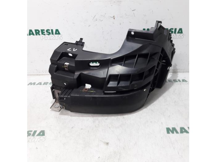 Begagnade Front Renault Trafic New (FL) 2.0 dCi 16V 90 Pris € 25,00 Marginaltabell erbjuds av Maresia Parts
