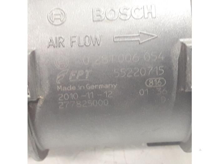 Airflow meter from a Fiat Punto Evo (199) 1.3 JTD Multijet 85 16V Euro 5 2011
