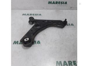 Usagé Bras de suspension bas avant droit Fiat Punto Evo (199) 1.3 JTD Multijet 85 16V Euro 5 Prix € 25,00 Règlement à la marge proposé par Maresia Parts