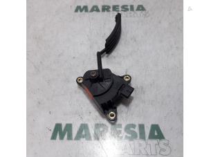 Używane Czujnik polozenia pedalu gazu Renault Grand Scénic II (JM) 2.0 16V Cena € 35,00 Procedura marży oferowane przez Maresia Parts